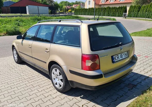 podkarpackie Volkswagen Passat cena 8900 przebieg: 290000, rok produkcji 2003 z Otwock